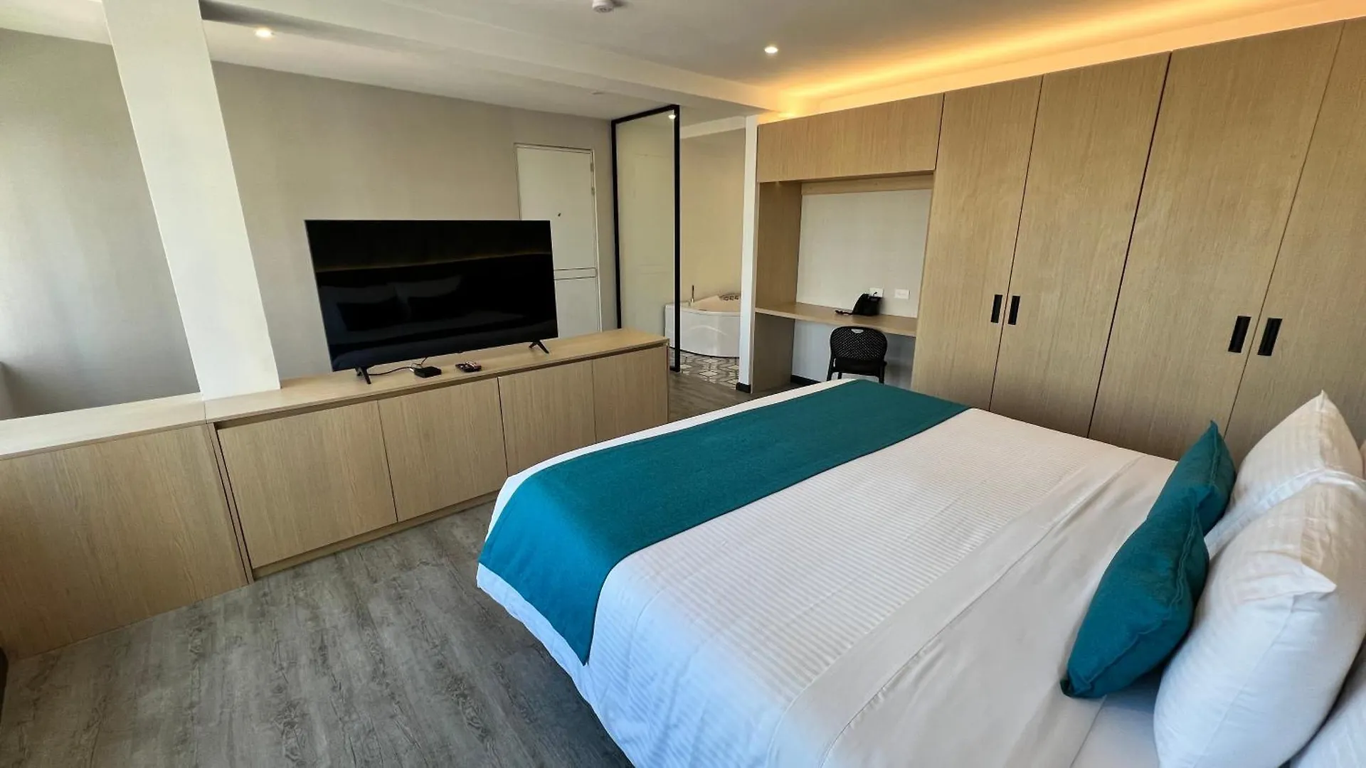 Hotel Grand Park Bogota 4*,